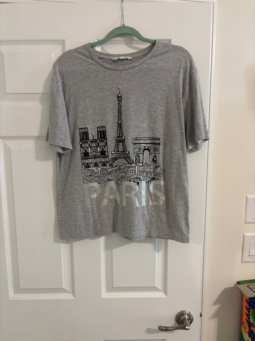 Gray 'PARIS' Graphic Tee with Cityscape